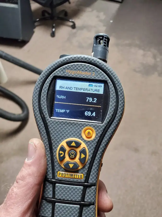 Moisture meter humidity assessment for Mold Remediation & Removal in Cupertino